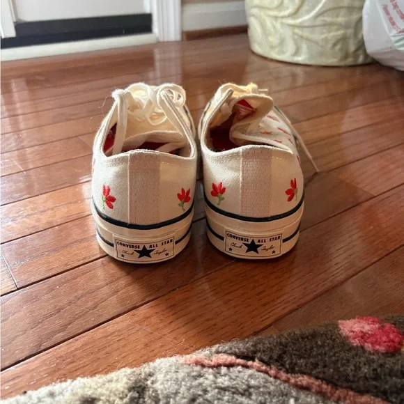 Converse - Picture 3 of 7